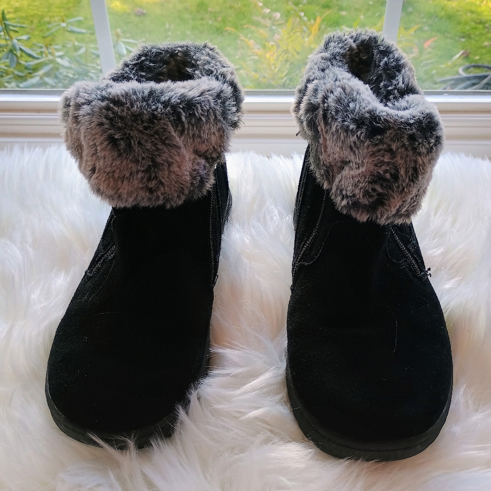 NWOT Khombu Ankle Boots - Picture 3 of 8